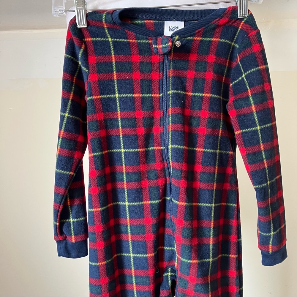 Lands' End Kids Footed Fleece Sleeper in Red Dark Navy Plaid size 5T - Picture 4 of 7